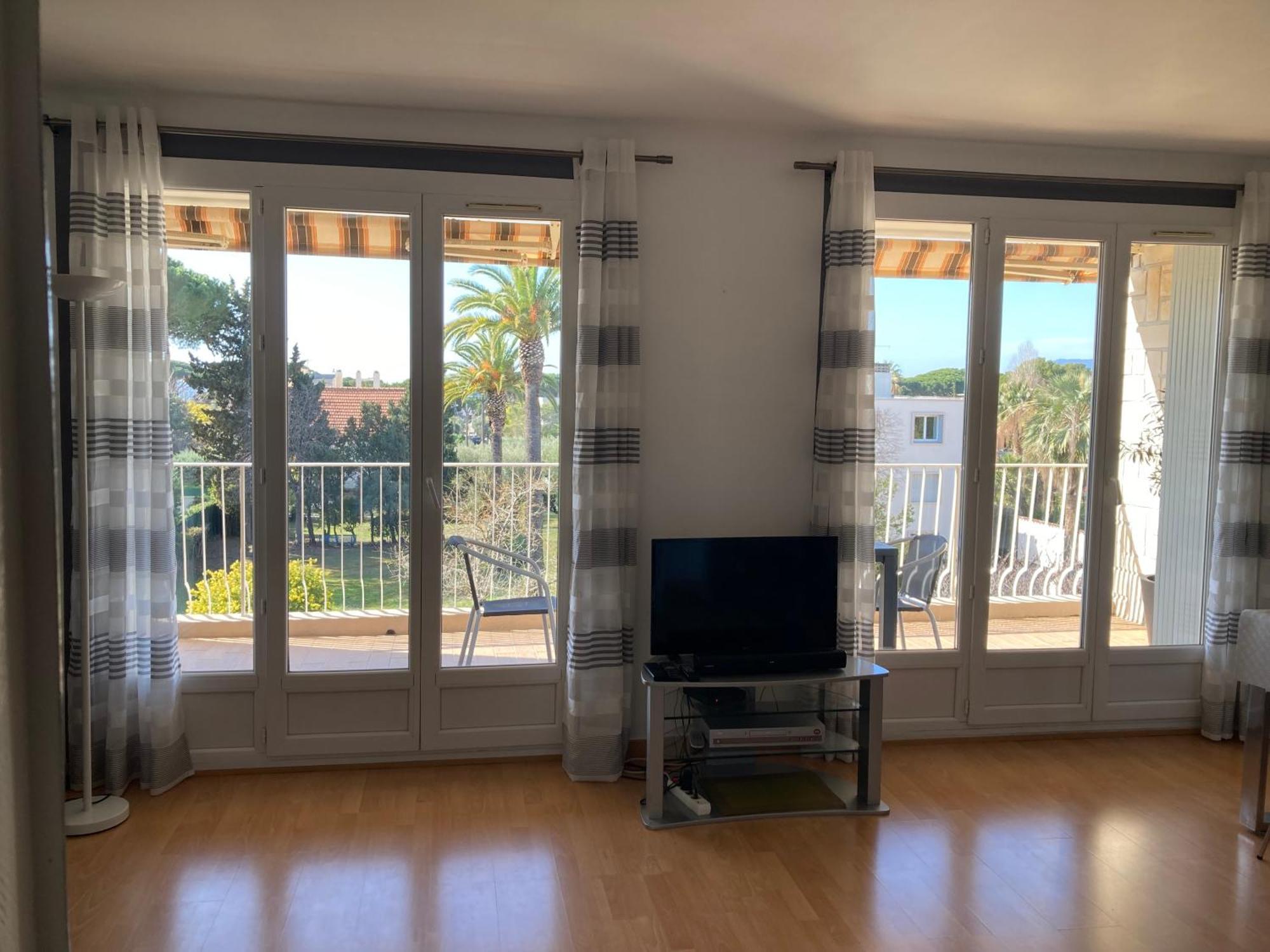 Les Palmiers Apartment Saint-Cyr-sur-Mer Luaran gambar
